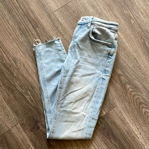 Light wash Zara jeans size 4